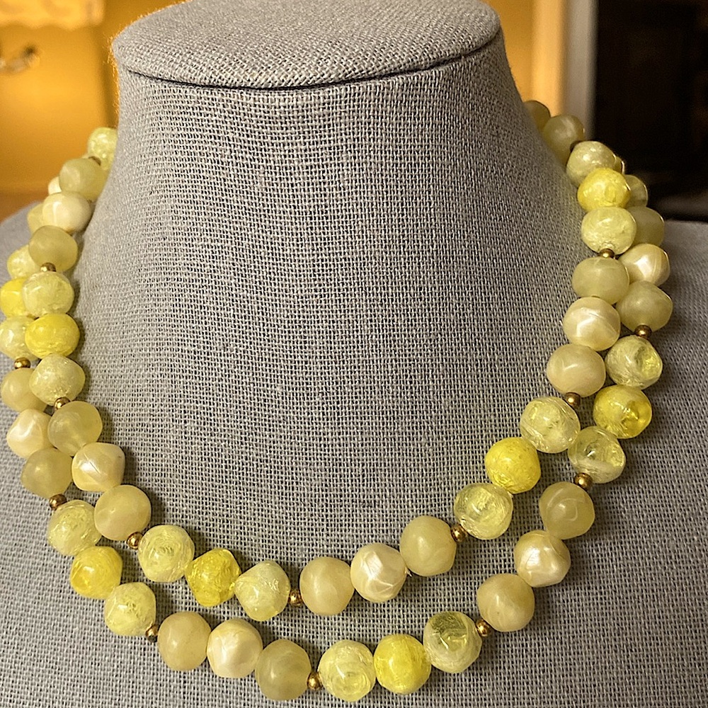 Vintage “Lisner” stamped necklace